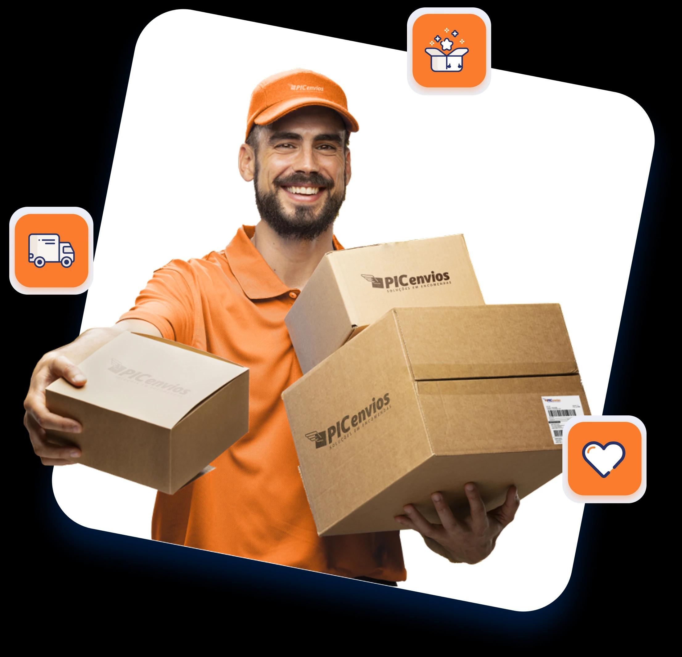 Homem de camiseta laranja segurando caixas com o logotipo Pic Envios